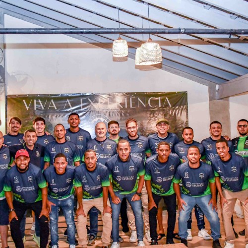 Resende apresenta seleção de futsal, novos uniformes e projeto para equipe